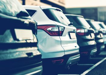 Automobile a propulsione elettrica con il vento in poppa