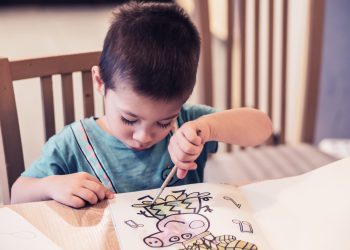 Peppa Pig viaggia su una quattro ruote elettrica