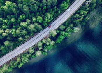 Svezia: prima strada elettrificata al mondo per auto alla spina da ricaricare in guida