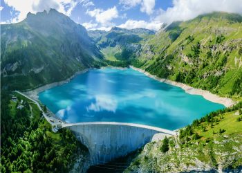 La forza idrica che alimenta anche la tua auto elettrica