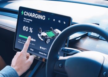 Prezzi delle batterie elettriche scesi del 90% in 15 anni