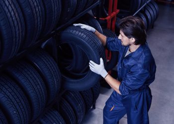 Cambio stagionale pneumatici: anche l’auto elettrica ha bisogno di cura