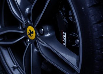 Ferrari cambia marcia. Ma i fan non ci stanno.